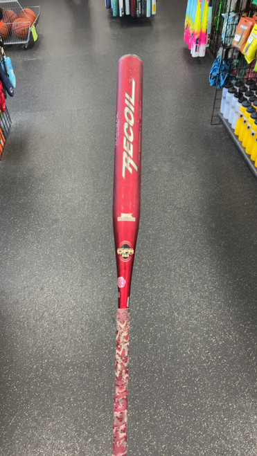 Vist Large View of Product Image Which is Used Miken RECOIL BB/SB Slowpitch Bat 34"