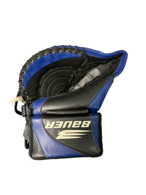 Vist Large View of Product Image Which is Used Bauer SUPREME PRO Inter Goalie Catcher None