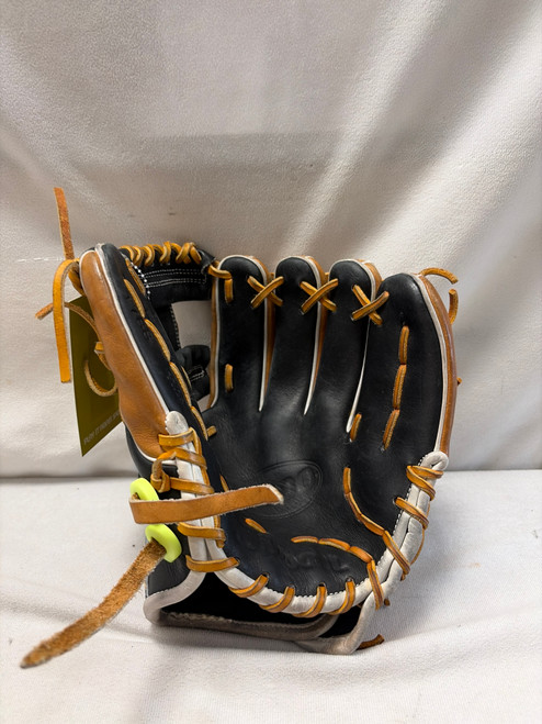 Vist Large View of Product Image Which is Used Wilson A2000 BB/SB Glove RH Throw Brown 11 1/4"