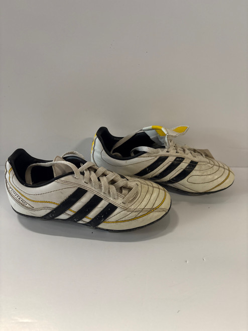 Vist Large View of Product Image Which is Used Adidas Soccer Cleats None Junior 04