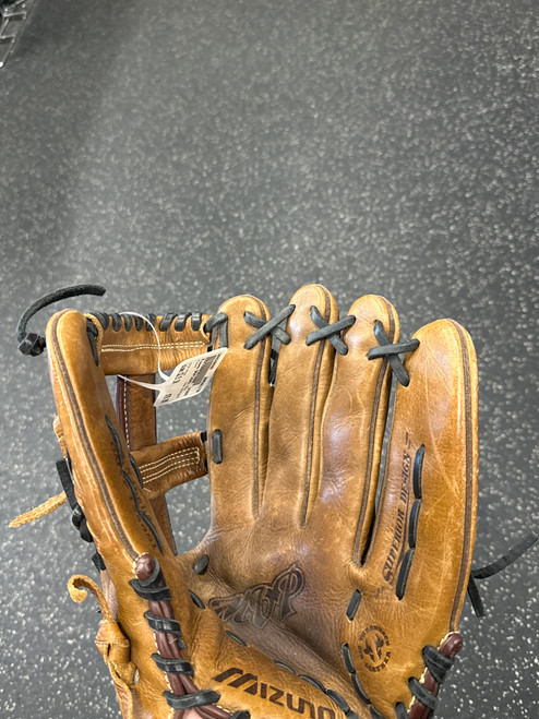 Vist Large View of Product Image Which is Used Mizuno GMVP1250S1 BB/SB Glove RH Throw Brown 12 1/2"