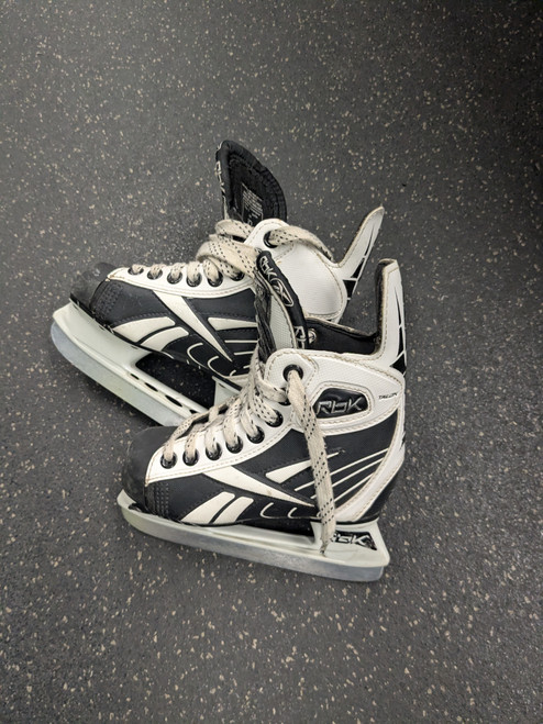Vist Large View of Product Image Which is Used Reebok TALON Youth Hockey Skate Youth 10.0