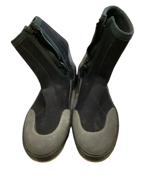 Vist Large View of Product Image Which is Used OCEAN GUIDE USA Water Shoes M Black Senior 7