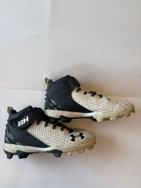 Vist Large View of Product Image Which is Used Under Armour BH CLEATS BB/SB Cleats None Junior 03.5
