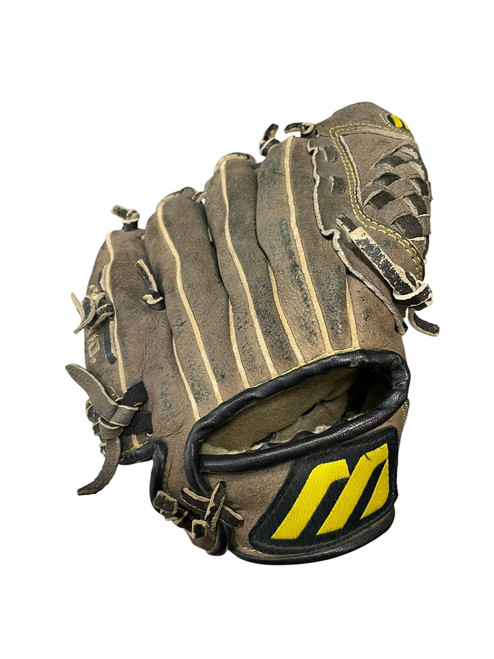 Vist Large View of Product Image Which is Used Mizuno MPC100P BB/SB Glove RH Throw Grey 10"