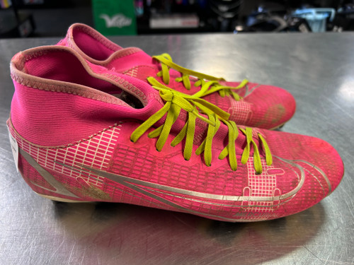 Vist Large View of Product Image Which is Used Nike Soccer Cleats Pink Senior 7