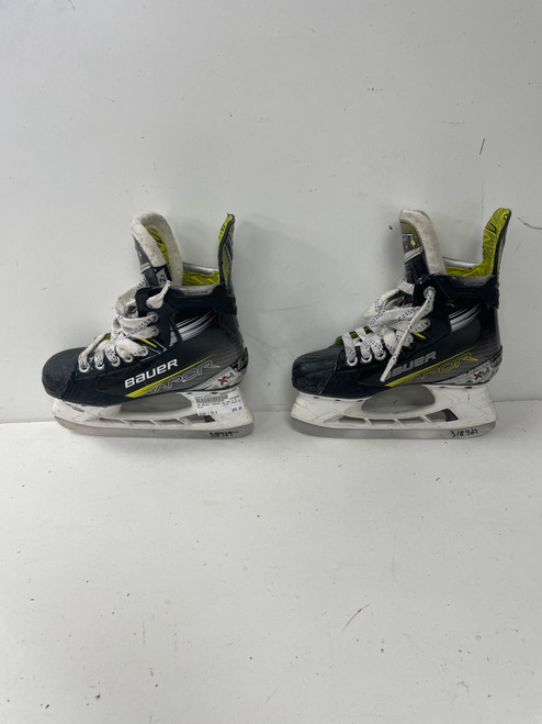 Vist Large View of Product Image Which is Used Bauer VAPOR X4 Junior Hockey Skate Junior 02.5