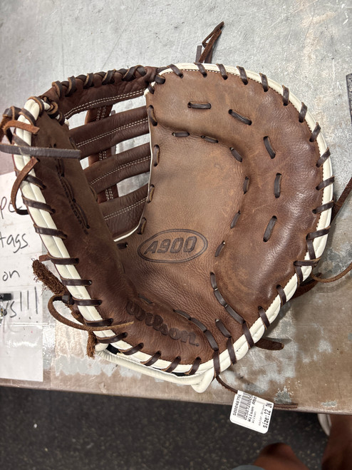 Vist Large View of Product Image Which is Used Wilson A900 BB/SB First Base RH Throw Brown 12"
