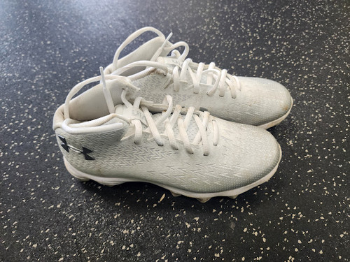 Vist Large View of Product Image Which is Used Under Armour SPOTLIGHT LAX Cleats Boys White Junior 05