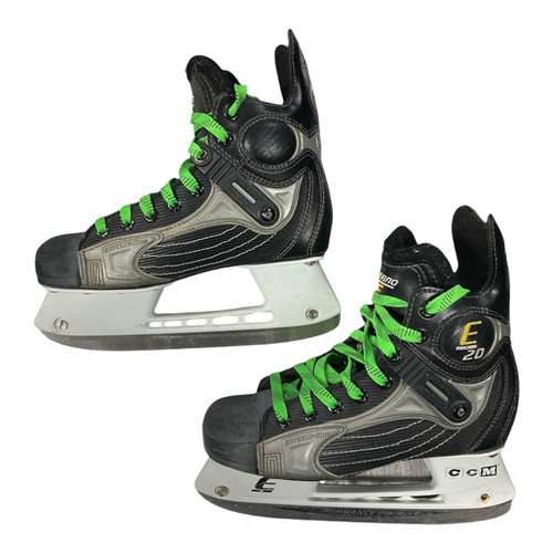 Vist Large View of Product Image Which is Used CCM EXTERNO E20 Junior Hockey Skate Junior 03.5