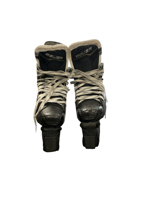 Vist Large View of Product Image Which is Used Bauer M40 SUPREME Junior Hockey Skate Junior 04