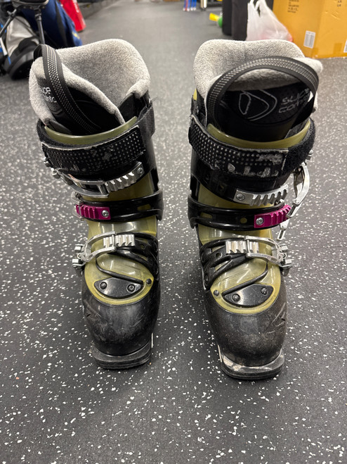 Vist Large View of Product Image Which is Used Dalbello RAYA 7 Womens DH Ski Boot Black 225 MP - J04.5 - W5.5