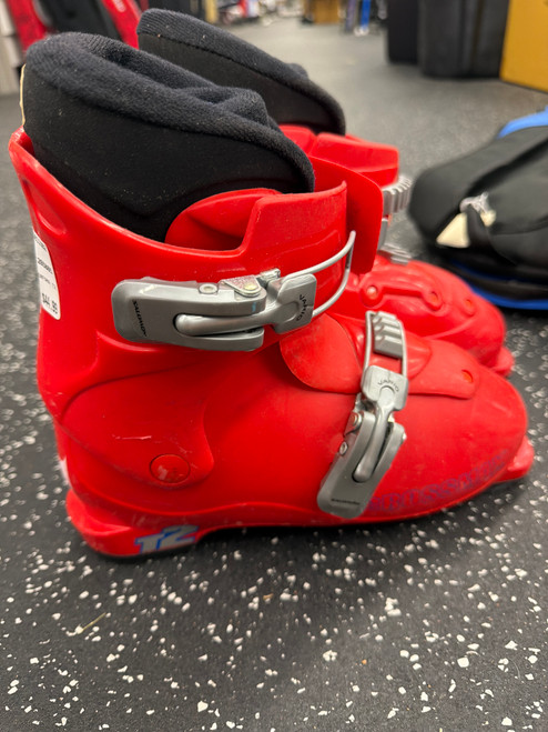 Vist Large View of Product Image Which is Used Salomon PERFOMA T2 Boys DH Ski Boot Red 210 MP - J02