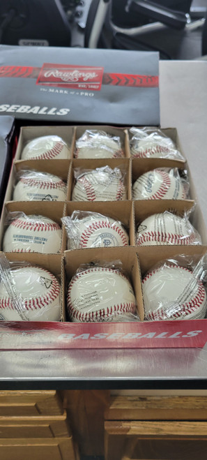 Vist Large View of Product Image Which is Rawlings NEW DOZEN R100-PT BALLS Field Equipment