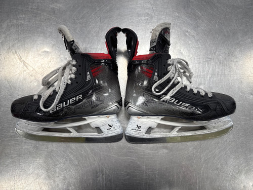 Vist Large View of Product Image Which is Used Bauer VAPOR X5 PRO Intermediate Hockey Skate Intermediate 5.5