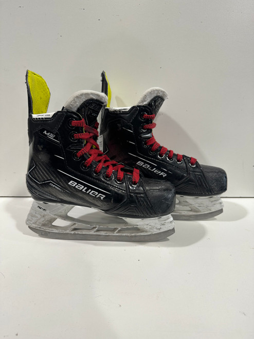 Vist Large View of Product Image Which is Used Bauer SKT BAUER M50 PRO YTH 13.5 Youth Hockey Skate Youth 13.5