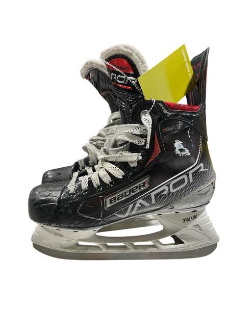 Vist Large View of Product Image Which is Used Bauer VAPOR Senior Hockey Skate Senior 5.5