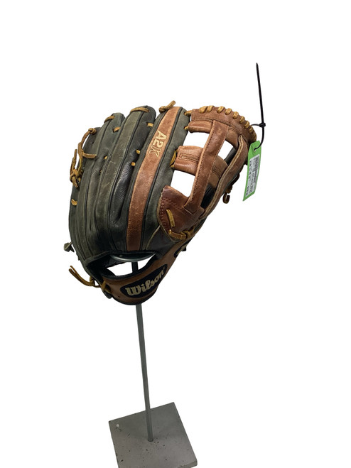 Vist Large View of Product Image Which is Used Wilson A2K PRO STOCK SELECT 1799 BB/SB Glove RH Throw Brown And Black 12 3/4"