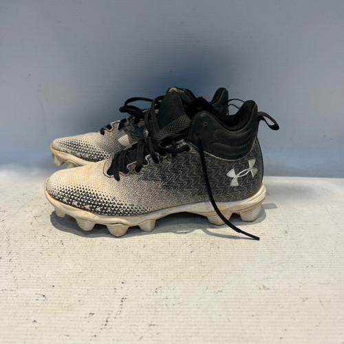 Vist Large View of Product Image Which is Used Under Armour BB BB/SB Cleats Black Junior 04
