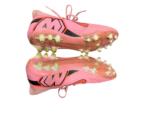 Vist Large View of Product Image Which is Used Nike Soccer Cleats Pink Senior 7