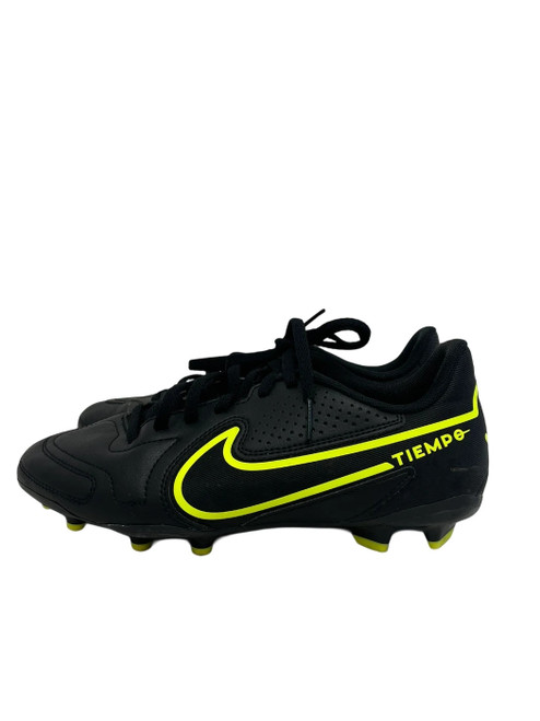 Vist Large View of Product Image Which is Used Nike Tiempo Mens 6 Soccer Cleats