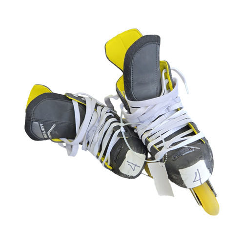 Vist Large View of Product Image Which is Used Bauer RS INLINE HOCKEY SKATES SZ4 Roller Hockey Skates Black Junior 04