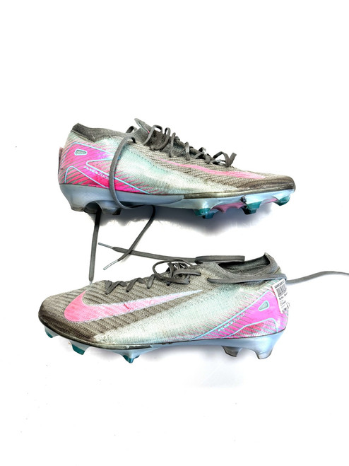 Vist Large View of Product Image Which is Used Nike Soccer Cleats Grey Senior 9