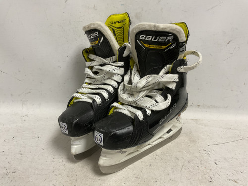 Vist Large View of Product Image Which is Used Bauer SUPREME M4 Intermediate Hockey Skate Intermediate 4.5