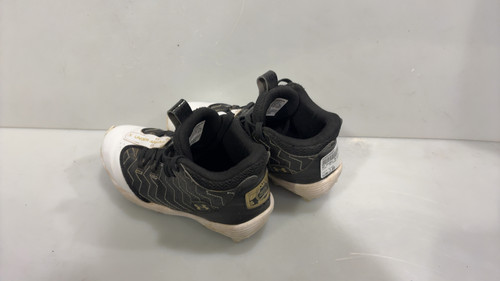Vist Large View of Product Image Which is Used Under Armour BH SHOW HIGH BALL CLEAT YTH 3 BB/SB Cleats Black Junior 03