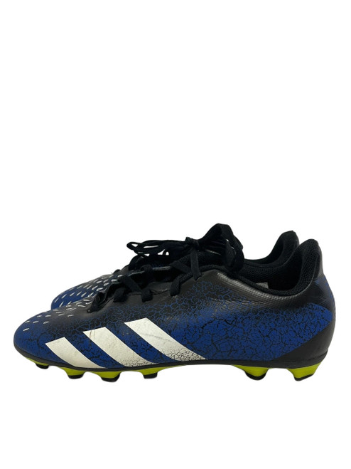Vist Large View of Product Image Which is Used Adidas Predator Jr 5 Soccer Cleats