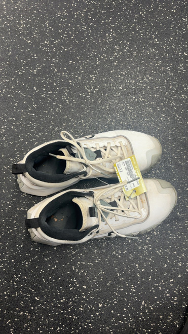 Vist Large View of Product Image Which is Used Nike TURF SHOE BB/SB Cleats White Senior 9