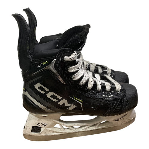 Vist Large View of Product Image Which is Used CCM XF80 Junior Hockey Skate Junior 02