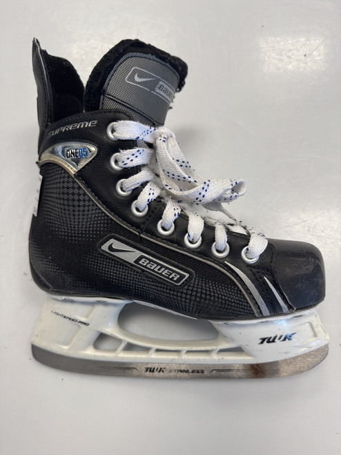 Vist Large View of Product Image Which is Used Bauer ONE 05 Junior Hockey Skate Junior 02