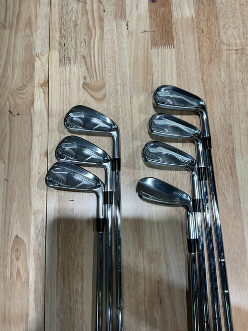Vist Large View of Product Image Which is Used Srixon ZXI7 Mens Iron Set RH 5I-GW/AW