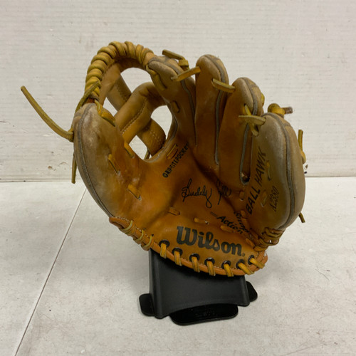 Vist Large View of Product Image Which is Used Wilson BALL HAWK A2380 BB/SB Glove T-ball Brown 9"