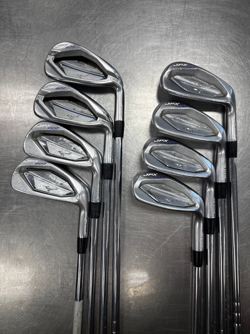 Vist Large View of Product Image Which is Used Mizuno JPX900 Mens Iron Set RH 4I-GW/AW