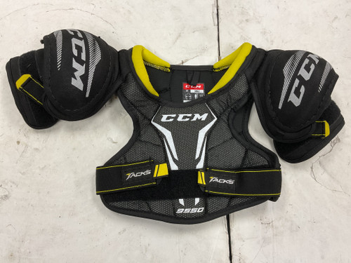 Vist Large View of Product Image Which is Used CCM TACKS 9550 Youth Shoulder Pads Black And Yellow SM