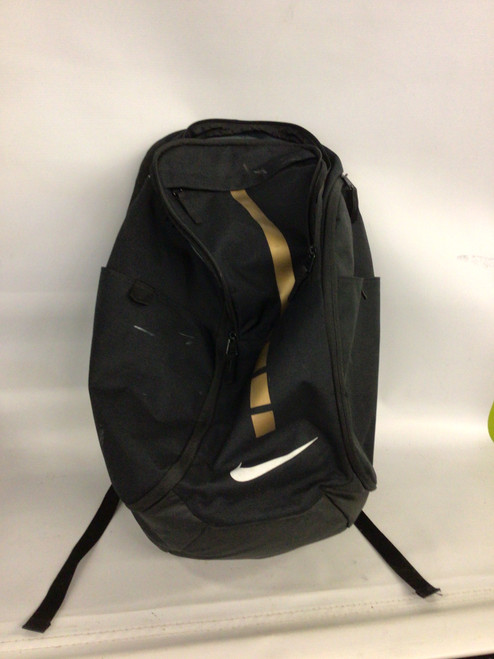 Vist Large View of Product Image Which is Used Nike Medium Equipment Bag