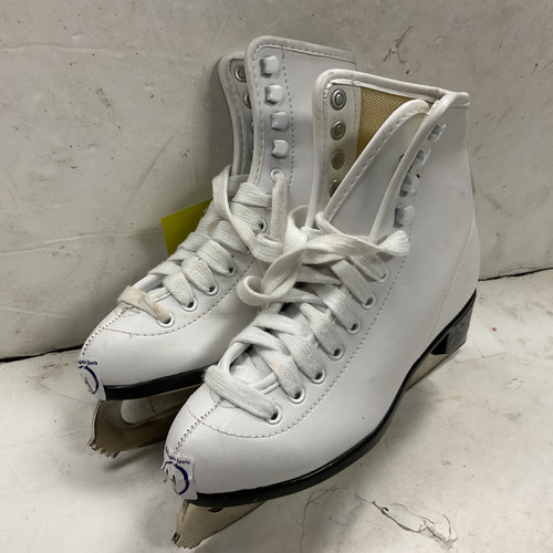 Vist Large View of Product Image Which is Used CCM PIROUETTE Girls Figure Skate White Junior 04