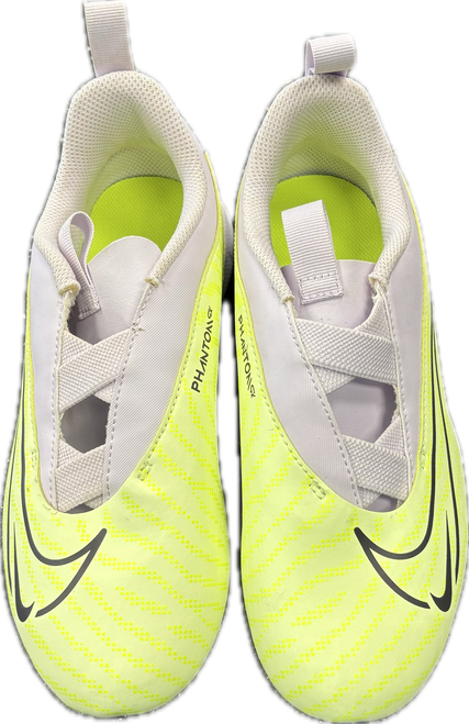 Vist Large View of Product Image Which is Used Nike PHANTOM GX ACADEMY Soccer Turf Shoes White Junior 03.5
