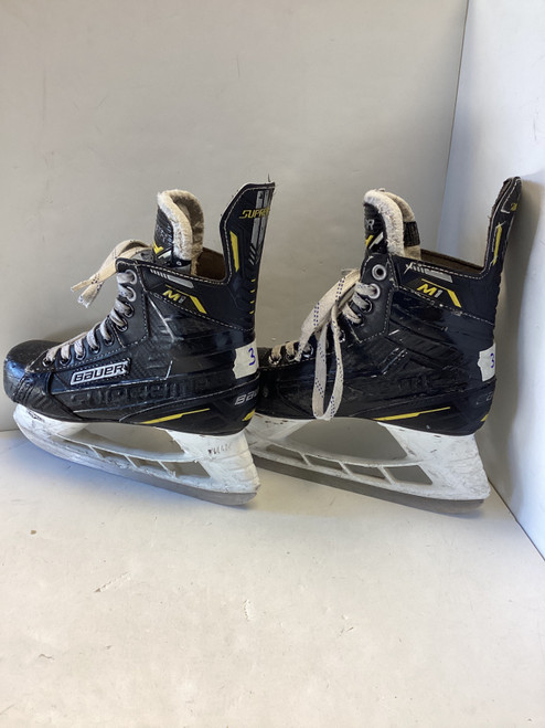 Vist Large View of Product Image Which is Used Bauer SUPREME M1 Junior Hockey Skate Junior 03