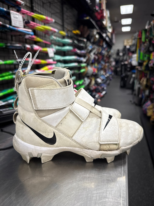 Vist Large View of Product Image Which is Used Nike FORCE Adult FB Cleats White Senior 6