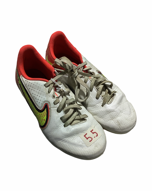 Vist Large View of Product Image Which is Used Nike Soccer Cleats White Junior 05.5
