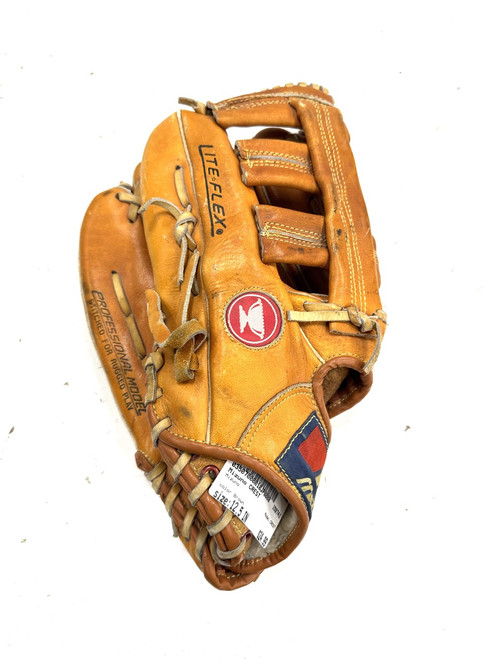 Vist Large View of Product Image Which is Used Rawlings RBG106 BB/SB Glove RH Throw Brown 10"