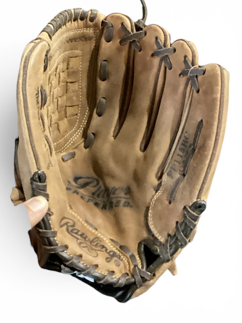 Vist Large View of Product Image Which is Used Rawlings PLAYER PREFFERED BB/SB Glove RH Throw None 11 1/2"
