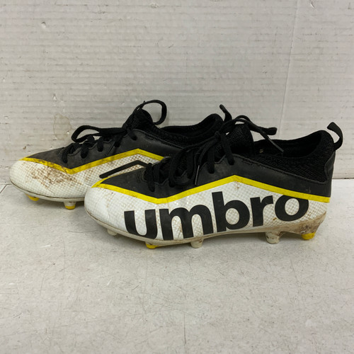 Vist Large View of Product Image Which is Used Umbro Soccer Cleats White Junior 03