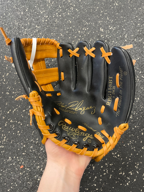 Vist Large View of Product Image Which is Used Rawlings RBG158BT BB/SB Glove RH Throw Black 9"
