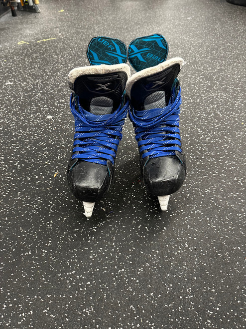 Vist Large View of Product Image Which is Used Bauer X Intermediate Hockey Skate Intermediate 6.0