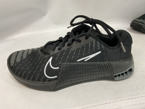 Vist Large View of Product Image Which is Used Nike Running/X-Train Shoes M