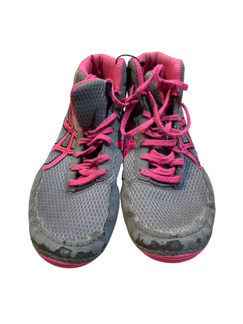 Vist Large View of Product Image Which is Used Asics GRAY AND PINK Wrestling Shoes Grey Junior 02.5
